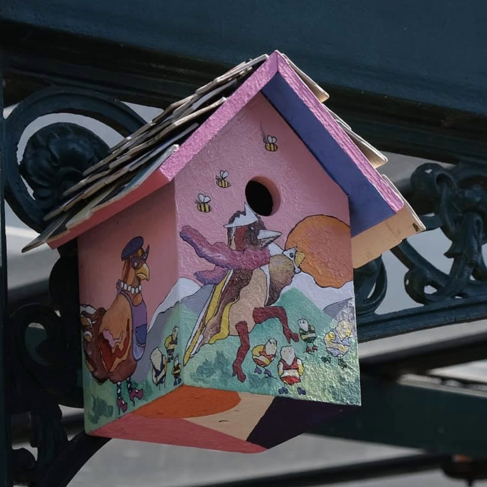Wingers bird box — pink design with painted bird and bees